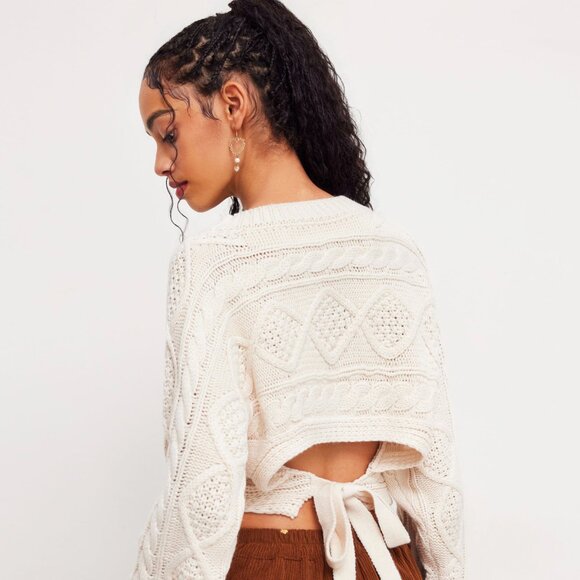 Cable Knit Round Neckline Cut Out Knotted Long Sleeve Top - Picture 4 of 4